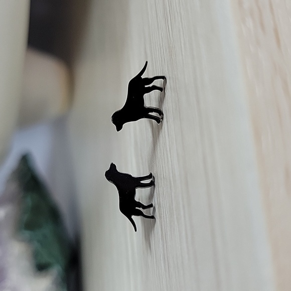 Black Lab Stud Earrings, unisex - Picture 1 of 6